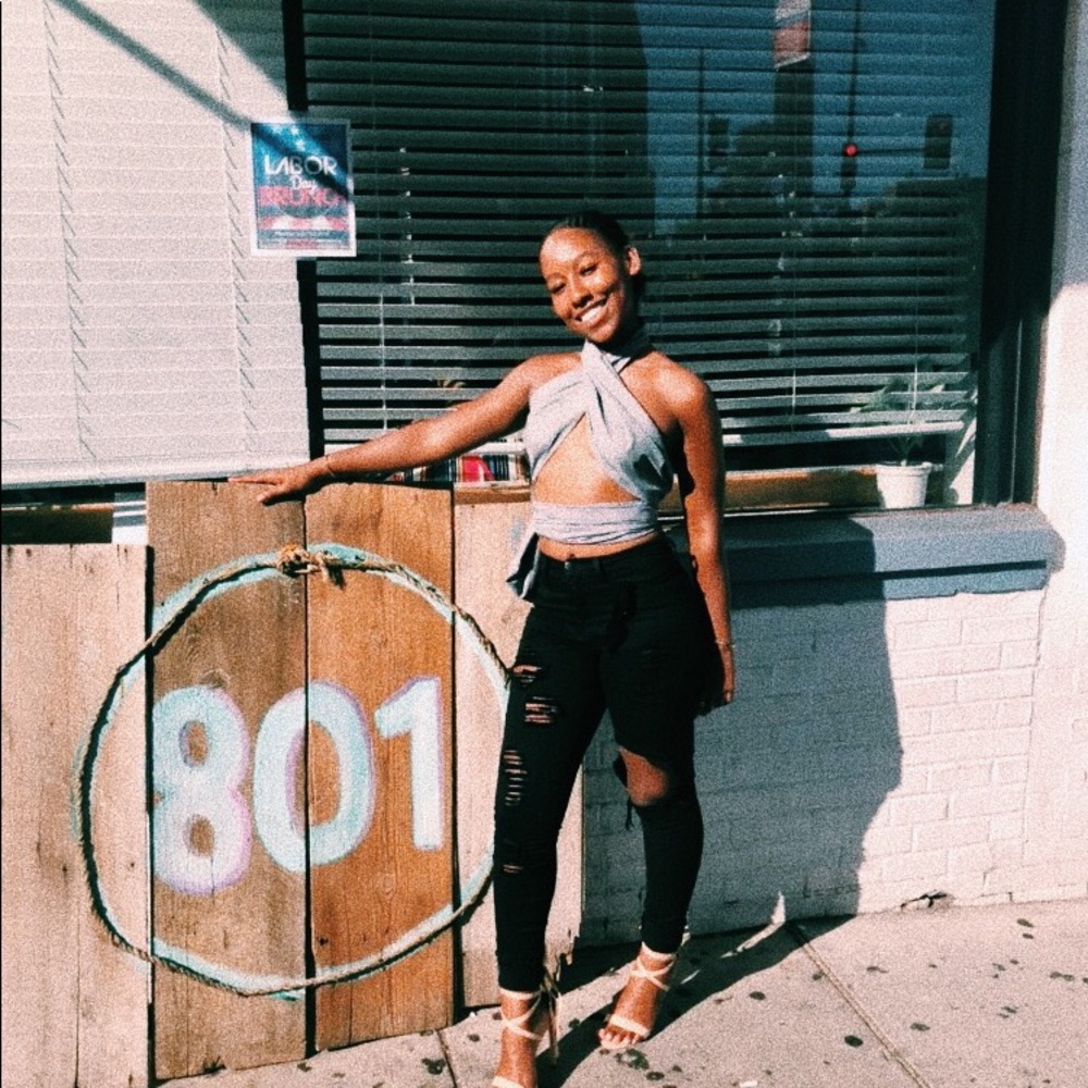 Meet your Posher, Nona